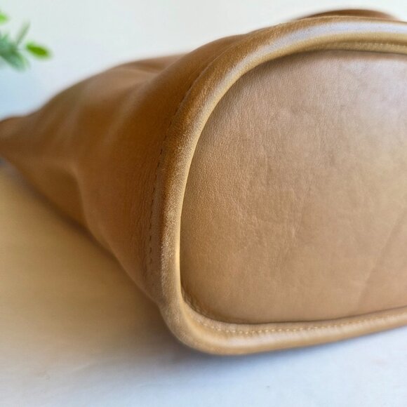 EUC Coach Vintage Legacy Slim Duffle Shoulder Bag (#9060) in Camel w/Nickel HW - Picture 9 of 16